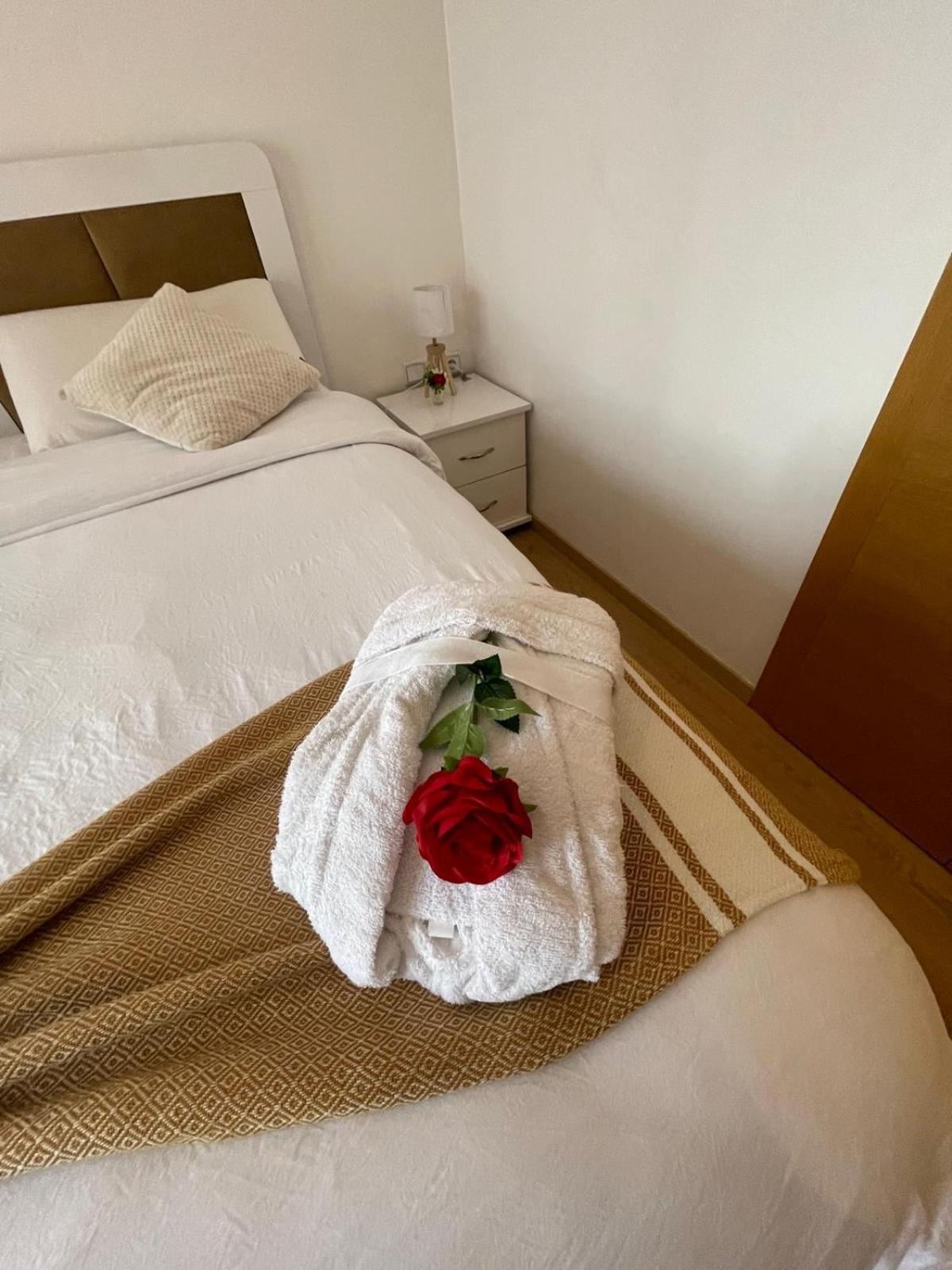 Appartement De Luxe Avec Jardin Vue Sur La Piscine Golf Securise 24H Sur 24 A 5 Minutes De L Aeroport Marrakesh Esterno foto